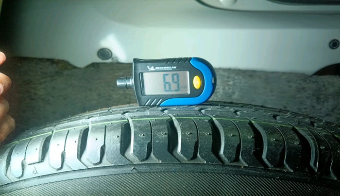 2018 Maruti Swift VDI, Diesel, Manual, 2,76,985 km, tyre