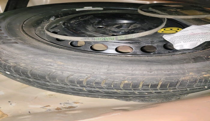 2017 Maruti Baleno ALPHA PETROL 1.2, Petrol, Manual, 1,29,818 km, tyre