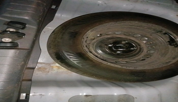 2023 Hyundai GRAND I10 NIOS ASTA 1.2 KAPPA VTVT, Petrol, Manual, 16,867 km, tyre