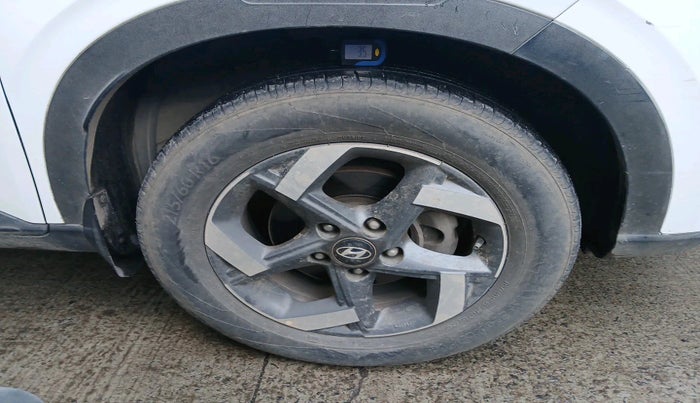 2019 Hyundai VENUE SX(O) 1.4 CRDI, Diesel, Manual, 1,12,477 km, tyre