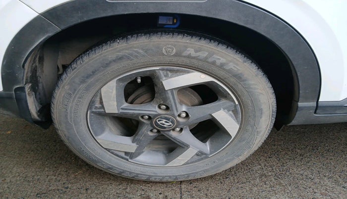 2019 Hyundai VENUE SX(O) 1.4 CRDI, Diesel, Manual, 1,12,477 km, tyre