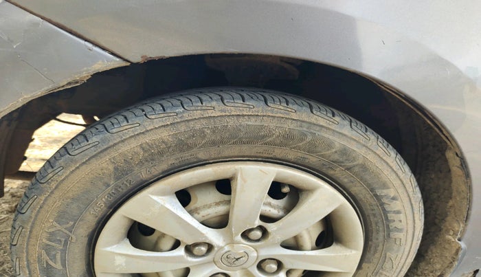 2013 Hyundai Eon D-LITE+, Petrol, Manual, 99,801 km, tyre