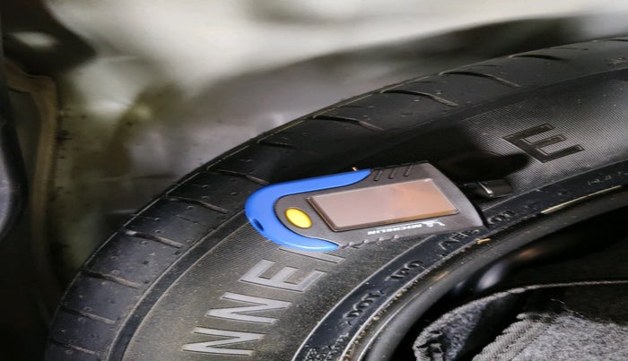 2021 Hyundai VENUE SX 1.0 TURBO, Petrol, Manual, 48,298 km, tyre