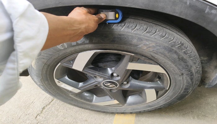 2021 Hyundai VENUE SX 1.0 TURBO, Petrol, Manual, 48,298 km, tyre