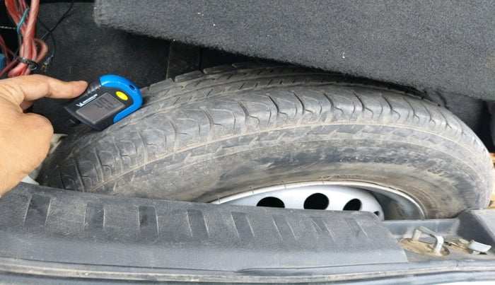 2016 Maruti Swift LXI (O), Petrol, Manual, 95,151 km, tyre