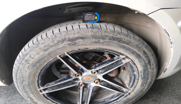 2016 Maruti Swift LXI (O), Petrol, Manual, 95,151 km, tyre