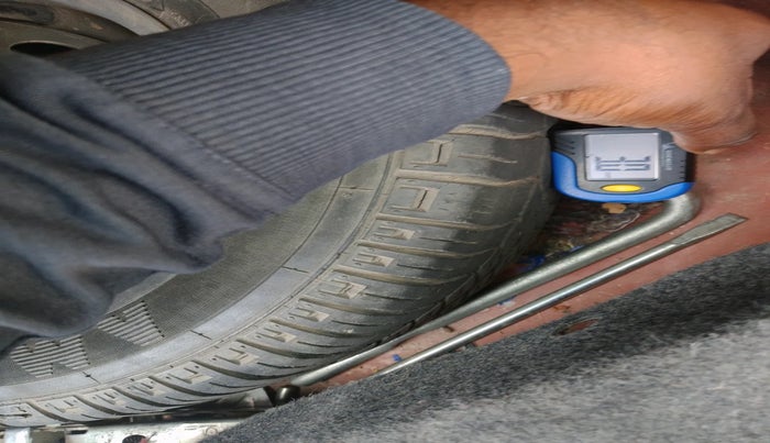 2010 Maruti Alto LXI, Petrol, Manual, 55,365 km, tyre