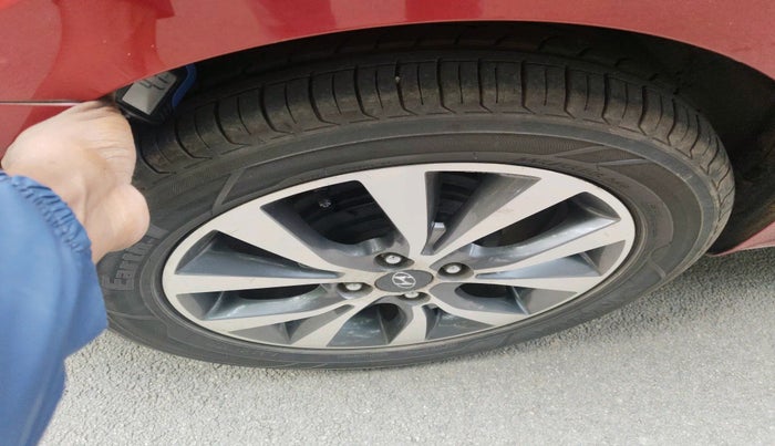 2016 Hyundai Verna 1.6 VTVT SX, Petrol, Manual, 1,03,606 km, tyre