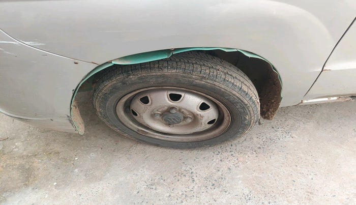 2010 Maruti Zen Estilo LXI, Petrol, Manual, 1,01,579 km, tyre