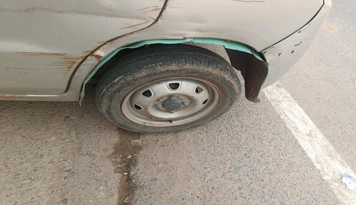 2010 Maruti Zen Estilo LXI, Petrol, Manual, 1,01,579 km, tyre