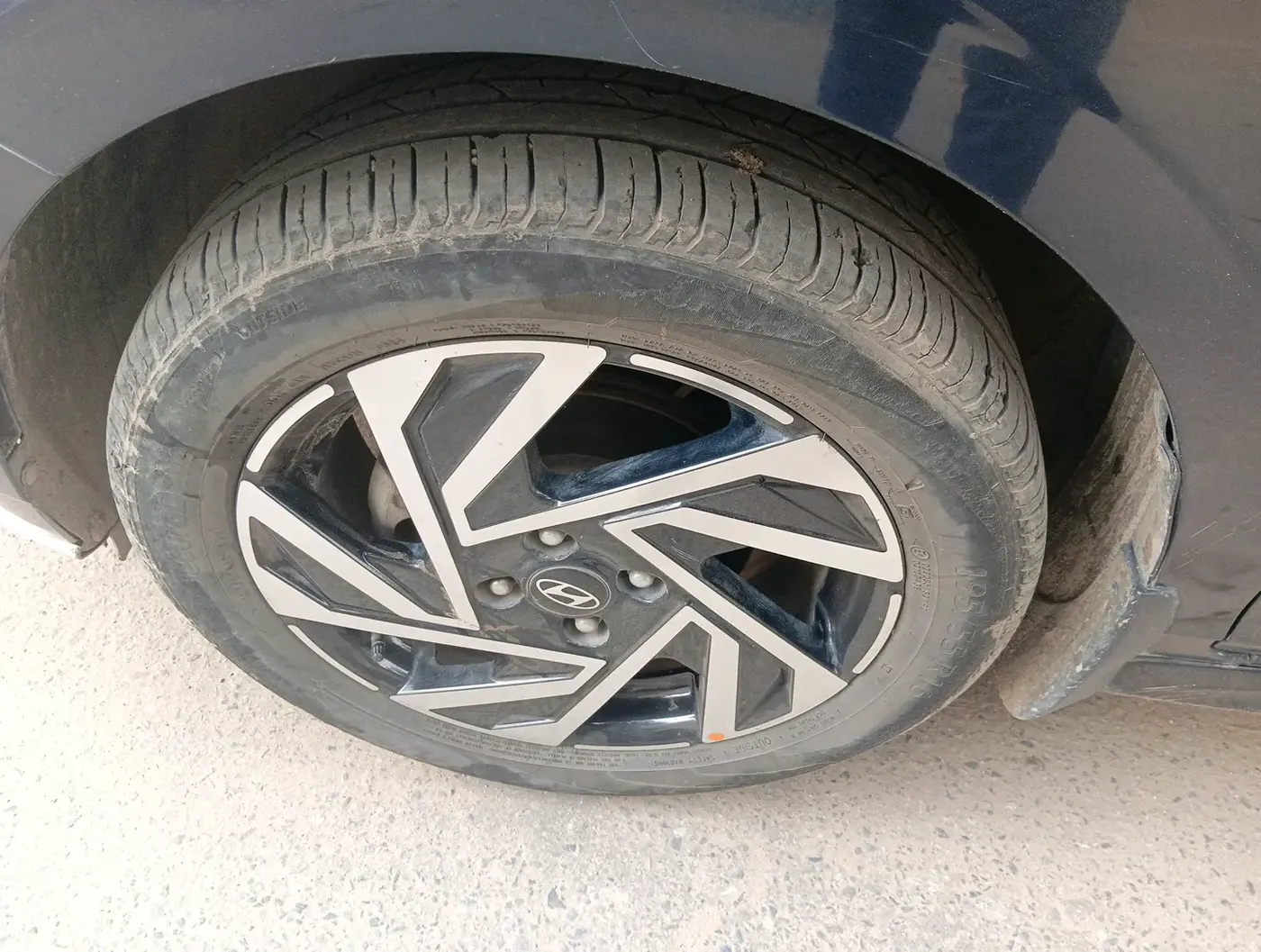 2024 Hyundai NEW I20 ASTA 1.2 MT, Petrol, Manual, 37,740 km, tyre