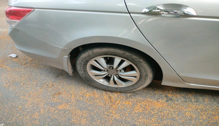 2010 Honda Accord 2.4L I-VTEC AT, Petrol, Automatic, 1,05,936 km, tyre