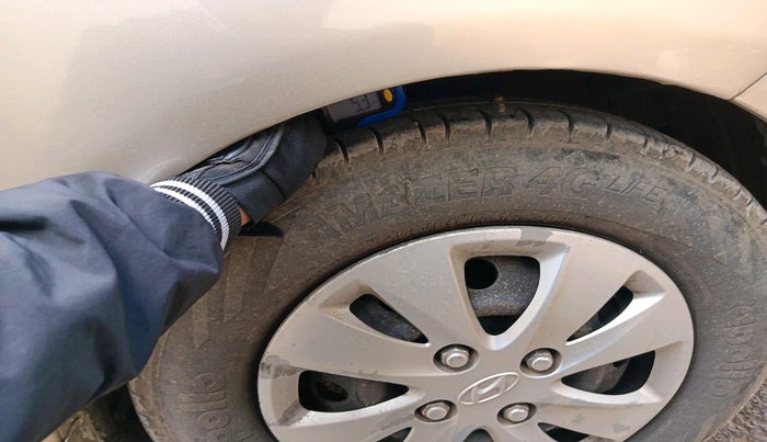 2012 Hyundai i10 SPORTZ 1.2, Petrol, Manual, 1,07,426 km, tyre