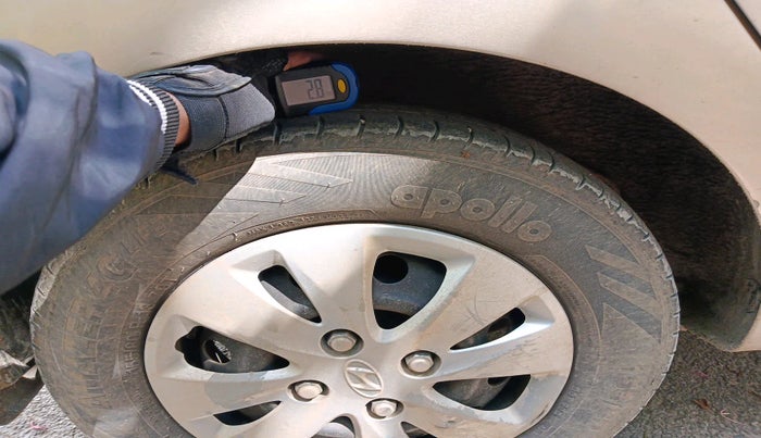 2012 Hyundai i10 SPORTZ 1.2, Petrol, Manual, 1,07,426 km, tyre