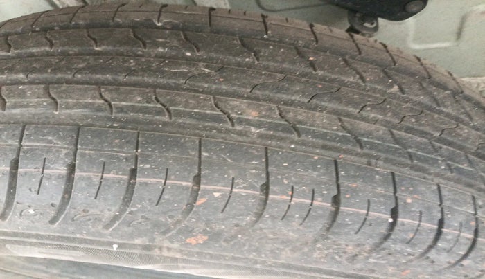 2023 KIA CARENS PRESTIGE PLUS 1.4 PETROL 7 STR, Petrol, Manual, 17,084 km, tyre