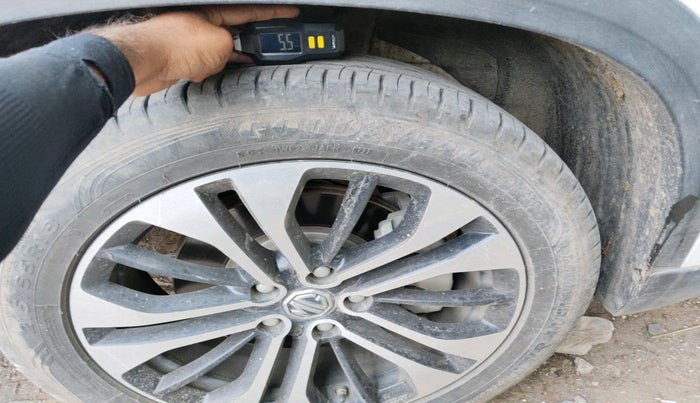 2022 MG HECTOR SHARP HYBRID 1.5 PETROL, Petrol, Manual, 22,639 km, tyre