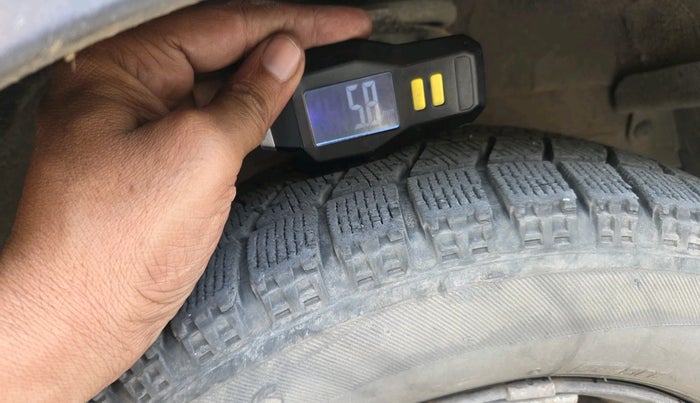 2012 Hyundai i10 MAGNA 1.1, Petrol, Manual, 1,07,030 km, tyre