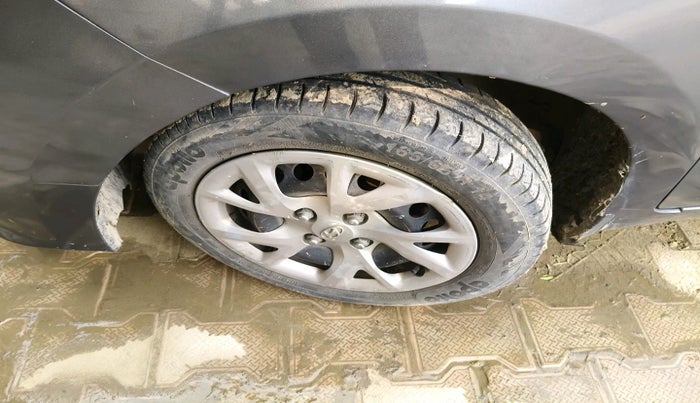 2017 Hyundai Grand i10 SPORTZ 1.2 KAPPA VTVT, Petrol, Manual, 1,24,242 km, tyre