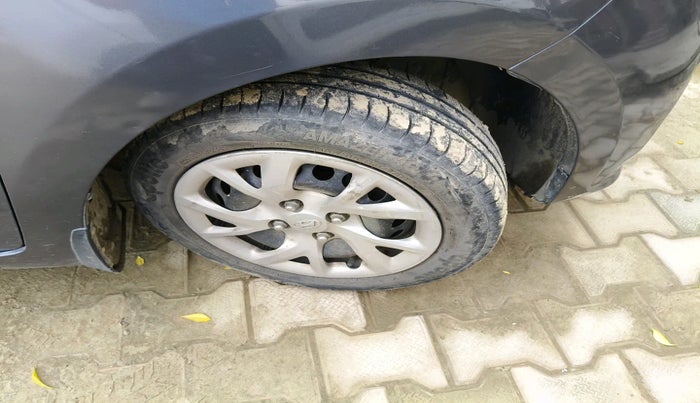 2017 Hyundai Grand i10 SPORTZ 1.2 KAPPA VTVT, Petrol, Manual, 1,24,242 km, tyre