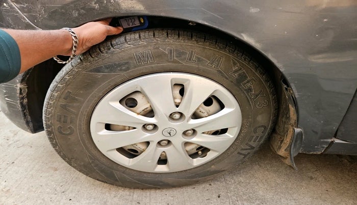 2012 Hyundai i10 ERA 1.1, Petrol, Manual, 1,17,764 km, tyre