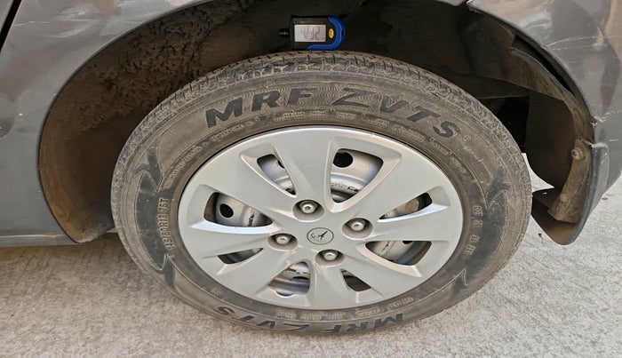 2012 Hyundai i10 ERA 1.1, Petrol, Manual, 1,17,764 km, tyre