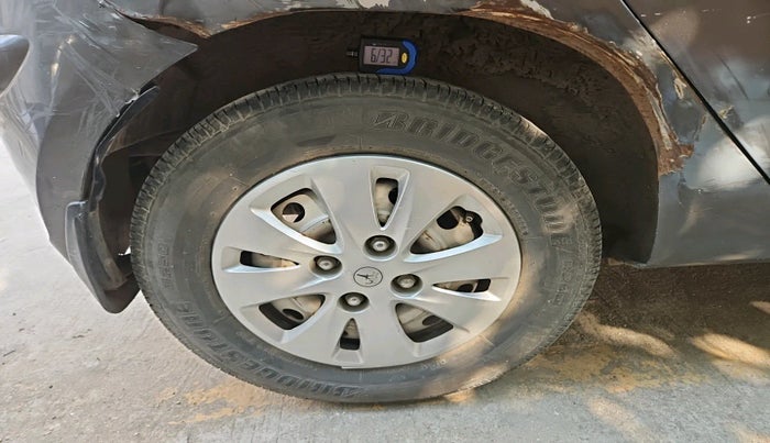 2012 Hyundai i10 ERA 1.1, Petrol, Manual, 1,17,764 km, tyre