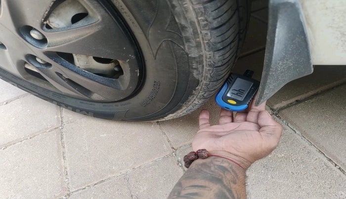 2013 Hyundai i10 ERA 1.1, Petrol, Manual, 76,586 km, tyre