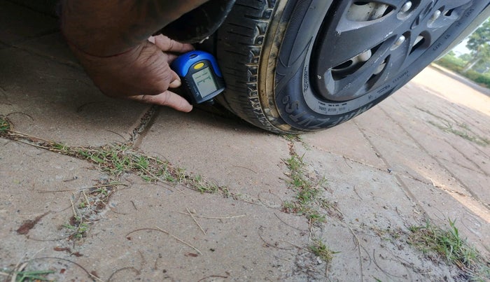 2013 Hyundai i10 ERA 1.1, Petrol, Manual, 76,586 km, tyre