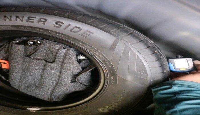 2022 Hyundai VENUE S 1.2, Petrol, Manual, 44,496 km, tyre