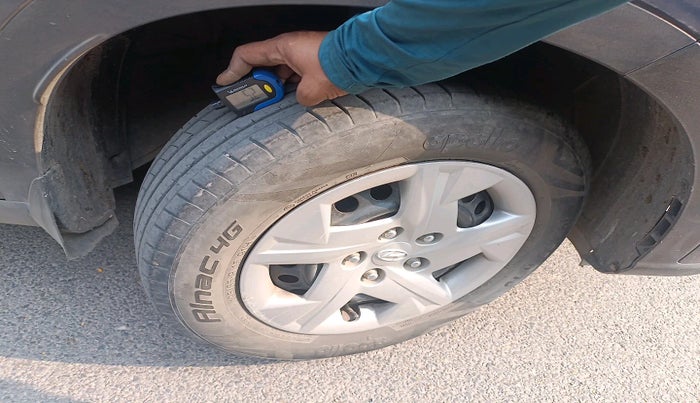 2022 Hyundai VENUE S 1.2, Petrol, Manual, 44,496 km, tyre