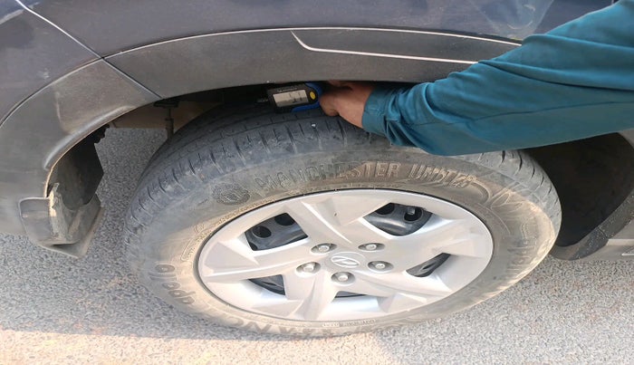 2022 Hyundai VENUE S 1.2, Petrol, Manual, 44,496 km, tyre