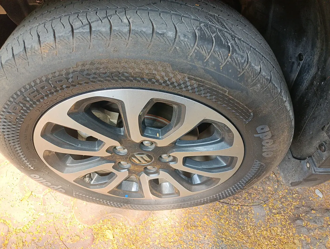 2024 Maruti Grand Vitara ZETA SMART HYBRID, Petrol, Manual, 54,000 km, tyre