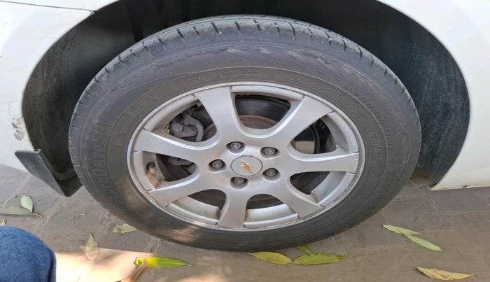 2011 Chevrolet Cruze LT, Diesel, Manual, 1,10,313 km, tyre