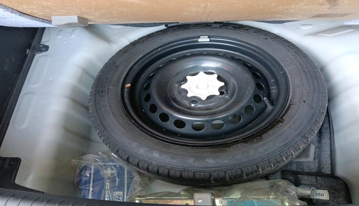 2018 Hyundai Grand i10 ASTA 1.2 KAPPA VTVT, Petrol, Manual, 35,261 km, tyre