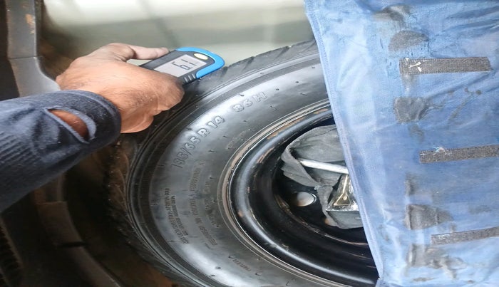 2011 Hyundai i20 SPORTZ 1.2, Petrol, Manual, 1,57,626 km, tyre