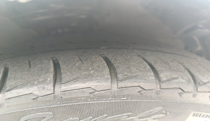 2012 Hyundai Verna FLUIDIC 1.6 CRDI SX, Diesel, Manual, 1,59,554 km, tyre