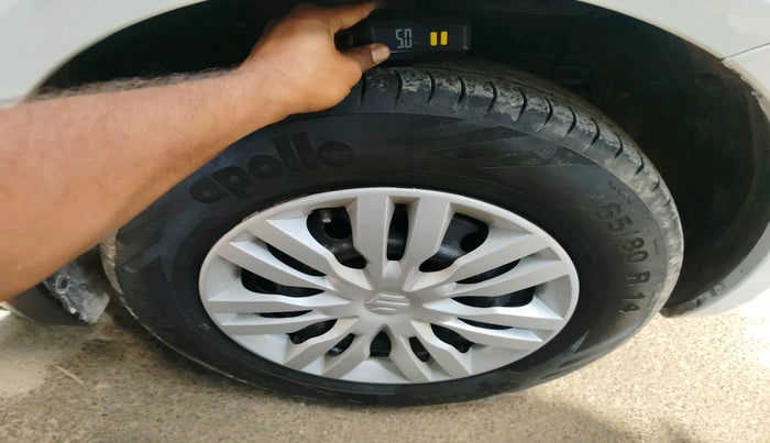 2013 Maruti Swift VXI, Petrol, Manual, 54,058 km, tyre