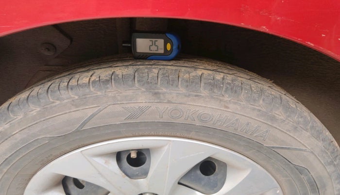 2017 Hyundai Elite i20 MAGNA EXECUTIVE 1.2, Petrol, Manual, 1,00,937 km, tyre