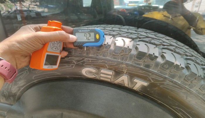 2021 Mahindra Thar LX D AT 4WD HT, Diesel, Automatic, 68,458 km, tyre