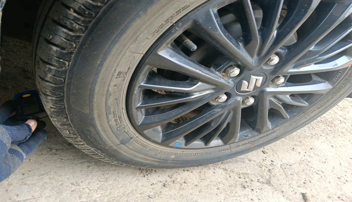 2022 Maruti XL6 ALPHA AT, Petrol, Automatic, 28,000 km, tyre