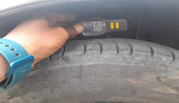 2017 Tata Tiago XE DIESEL, Diesel, Manual, 73,437 km, tyre