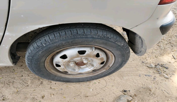 2011 Hyundai Santro Xing GLS, Petrol, Manual, 88,291 km, tyre