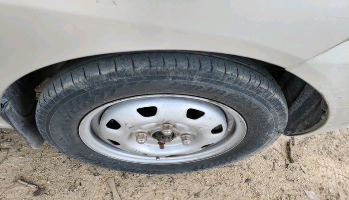 2011 Hyundai Santro Xing GLS, Petrol, Manual, 88,291 km, tyre