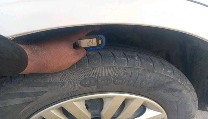 2016 Maruti Swift Dzire VDI, Diesel, Manual, 1,05,676 km, tyre