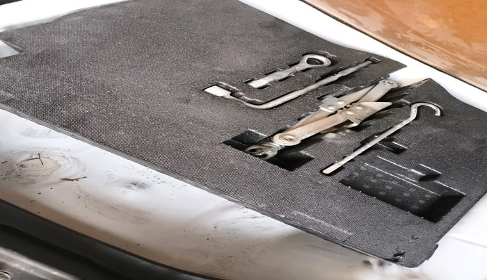 2017 Honda Jazz 1.2L I-VTEC V AT, Petrol, Automatic, 27,129 km, tyre