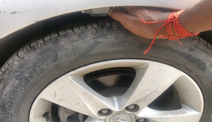 2012 Hyundai New Elantra 1.6 SX MT DIESEL, Diesel, Manual, 1,44,467 km, tyre