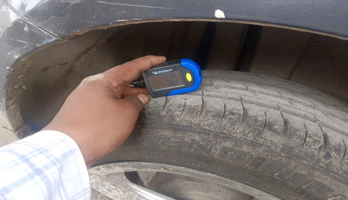 2016 Maruti Swift ZXI, Petrol, Manual, 1,36,522 km, tyre