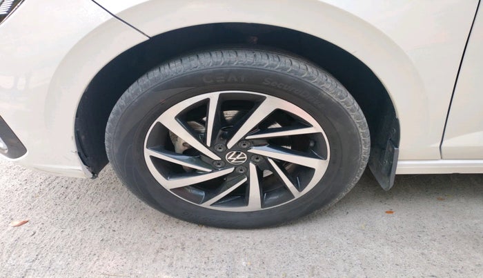 2023 Volkswagen VIRTUS TOPLINE TSI 1.0 AT, Petrol, Automatic, 82,188 km, tyre