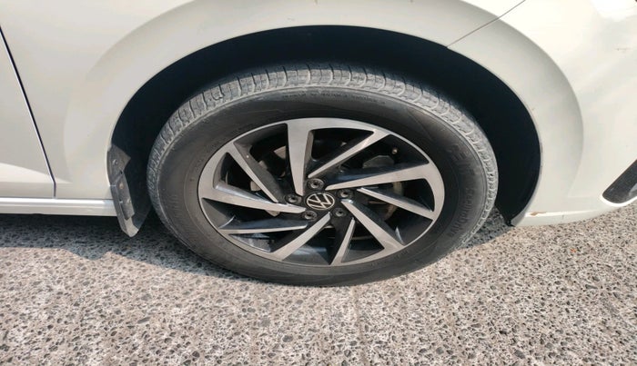 2023 Volkswagen VIRTUS TOPLINE TSI 1.0 AT, Petrol, Automatic, 82,188 km, tyre