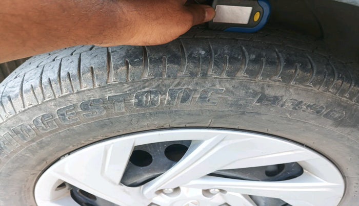 2022 Hyundai Creta EX 1.5 PETROL, Petrol, Manual, 1,12,288 km, tyre